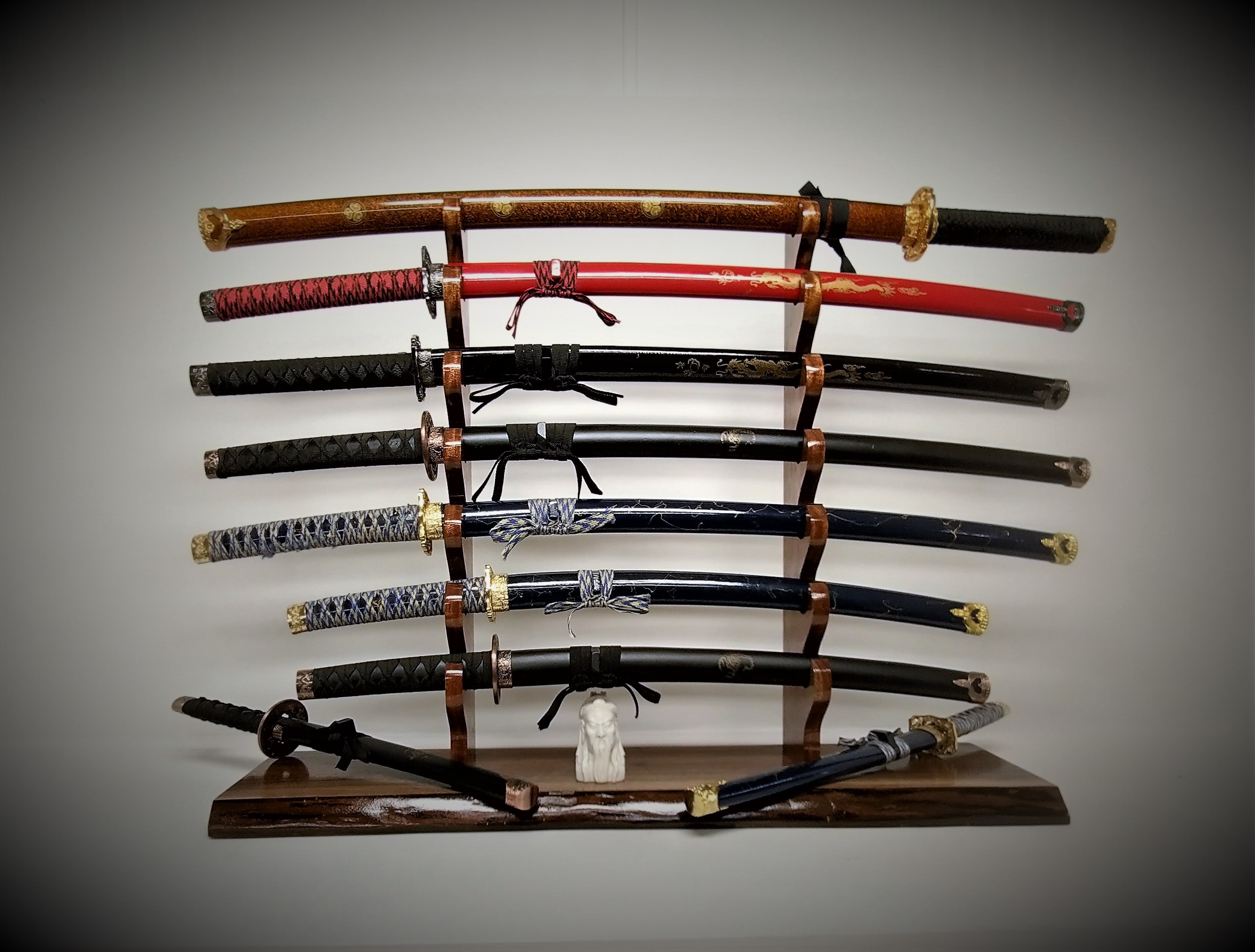 Minimalist Katana Wall Mount / Sword Holder / Katana Stand / Weapon Display
