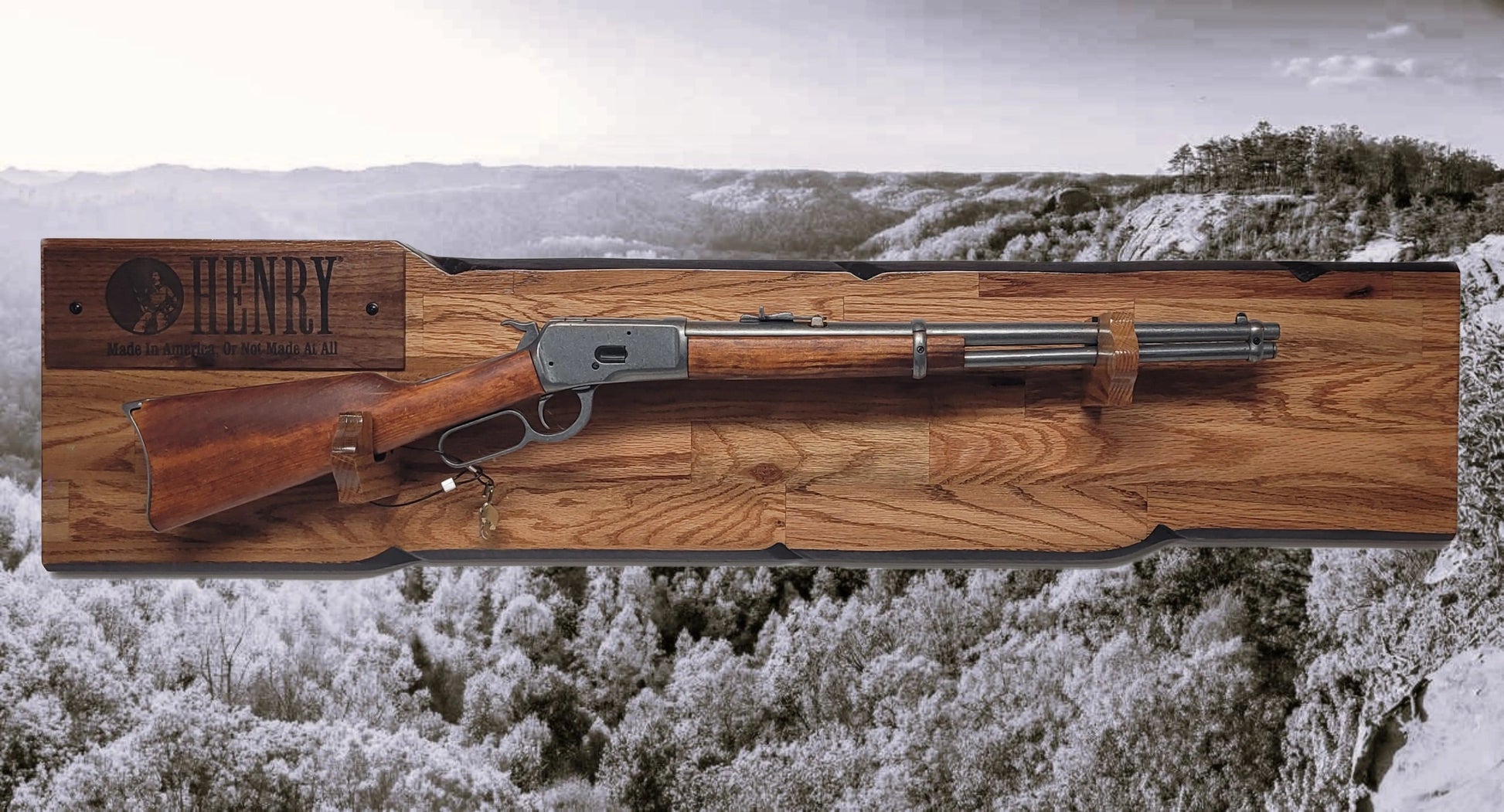 Walker Wood Gifts Gun Display Rustic Lever Action Henry Rifle Display Cabin Oak with Lock Collectors Gift