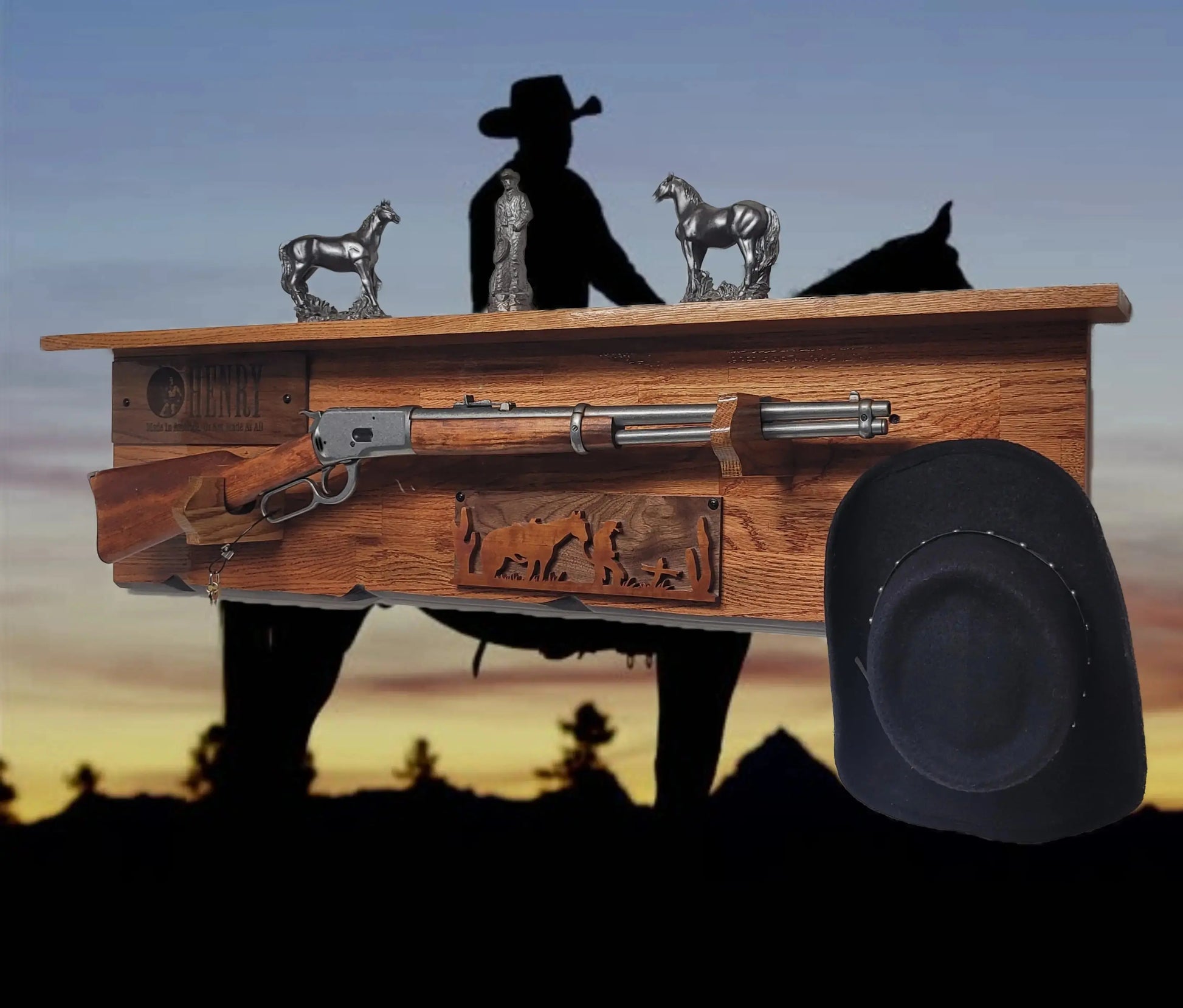Walker Wood Gifts Gun Display Traditional Lever Action Henry Rifle Display Cabin Oak with Lock Collectors Gift