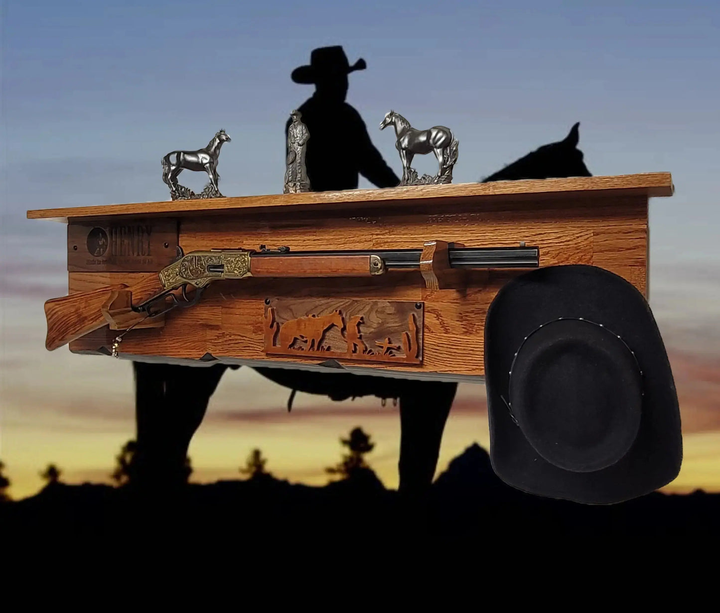 Walker Wood Gifts Gun Display Traditional Lever Action Henry Rifle Display Cabin Oak with Lock Collectors Gift