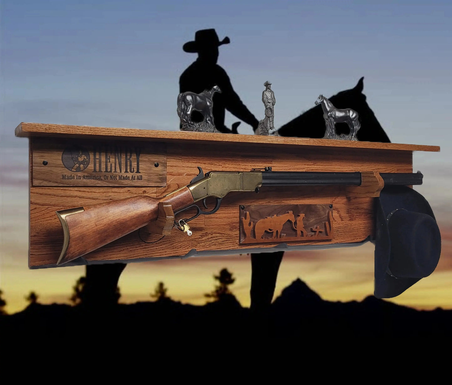 Walker Wood Gifts Gun Display Traditional Lever Action Henry Rifle Display Cabin Oak with Lock Collectors Gift