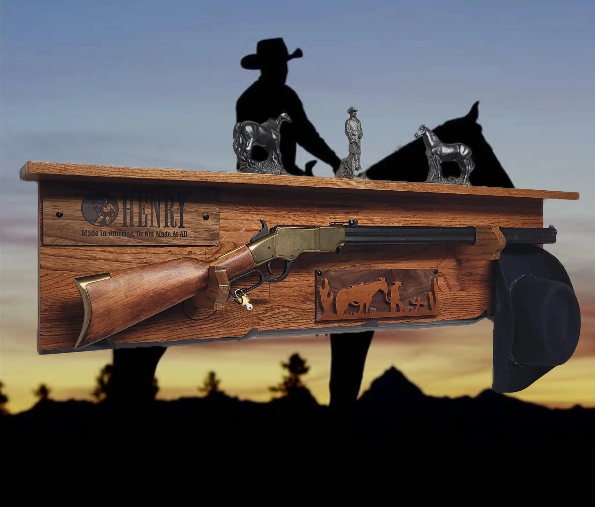 Walker Wood Gifts Gun Display Traditional Lever Action Henry Rifle Display Cabin Oak with Lock Collectors Gift