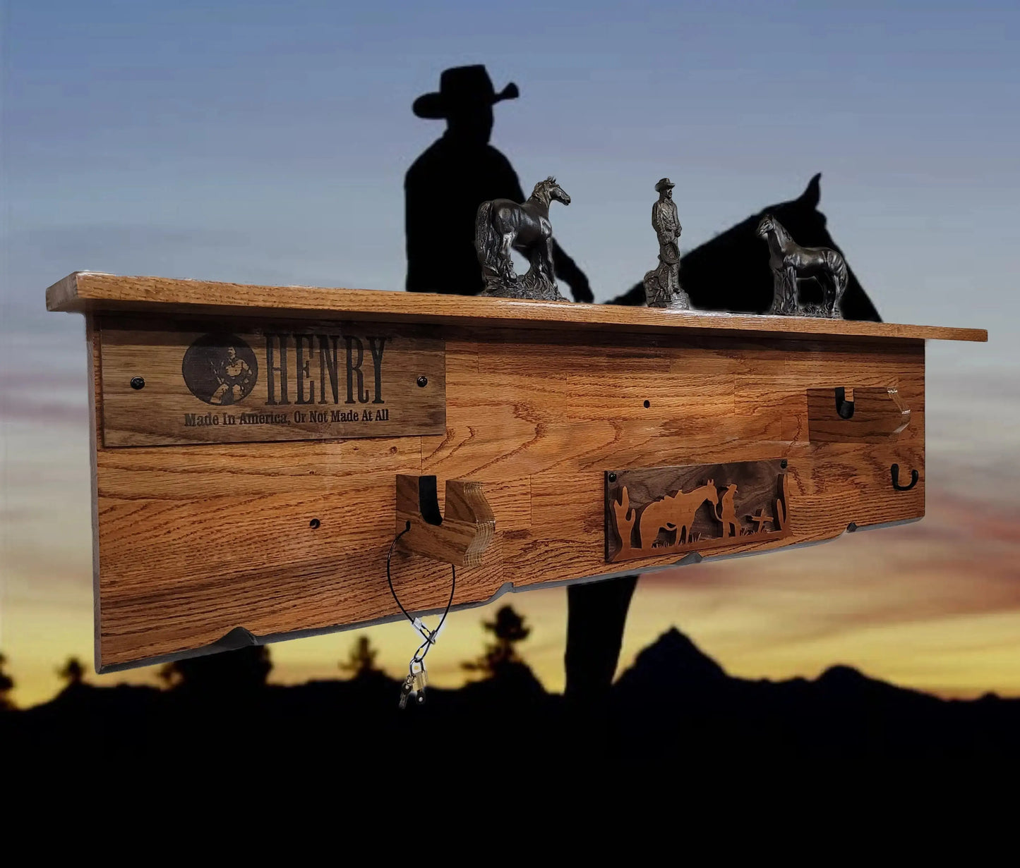 Walker Wood Gifts Gun Display Traditional Lever Action Henry Rifle Display Cabin Oak with Lock Collectors Gift