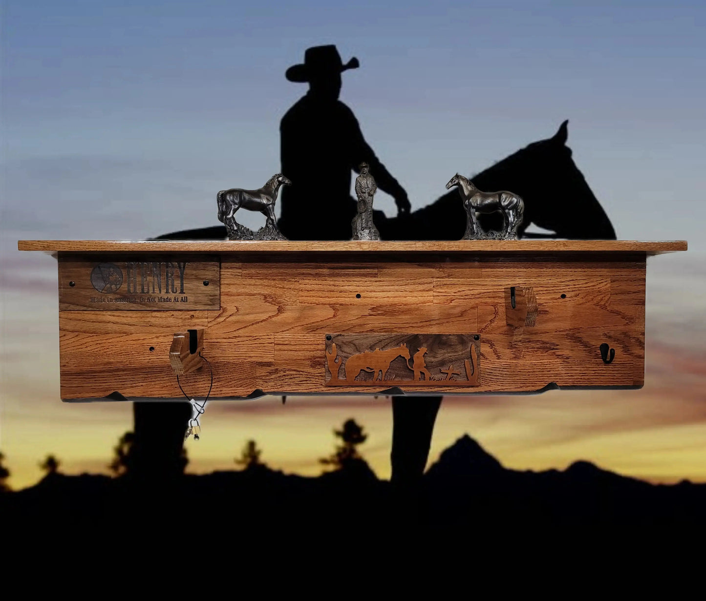 Walker Wood Gifts Gun Display Traditional Lever Action Henry Rifle Display Cabin Oak with Lock Collectors Gift