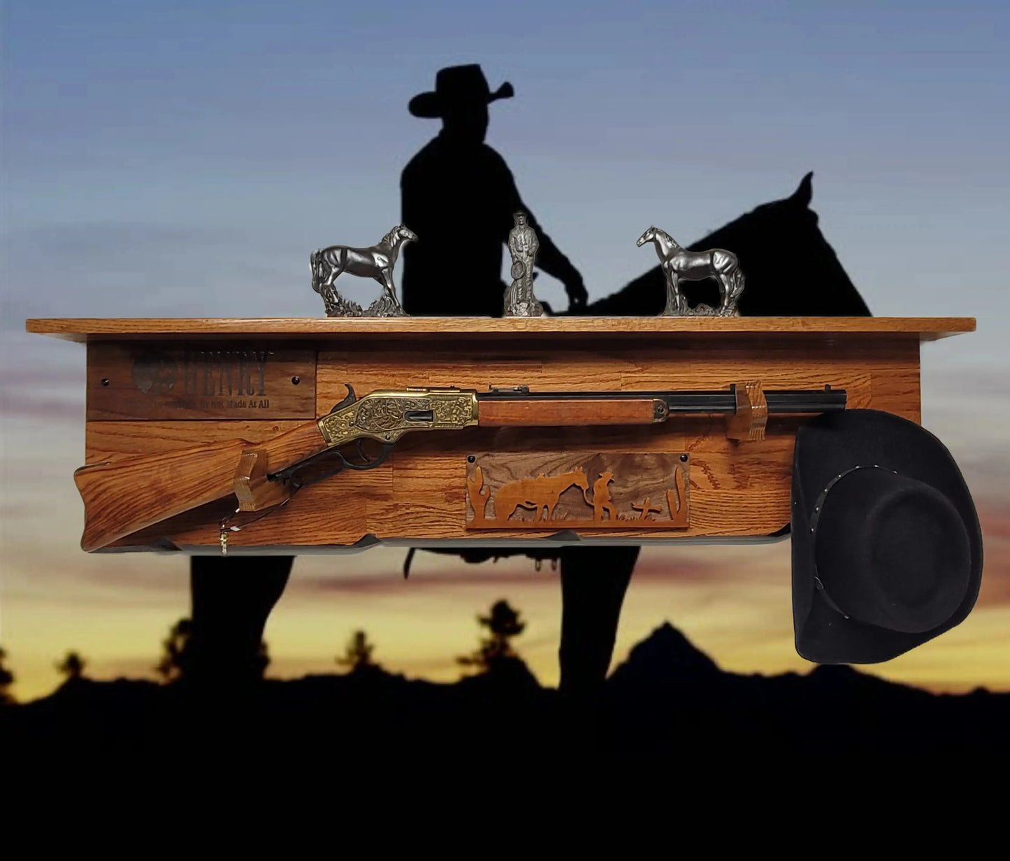 Walker Wood Gifts Gun Display Traditional Lever Action Henry Rifle Display Cabin Oak with Lock Collectors Gift