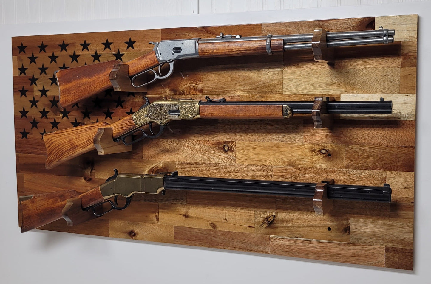 Walker Wood Gifts gun rack 50 Black Star Flag 3 Place Lever Action Rifle Cabin Acacia Display Collector Gift
