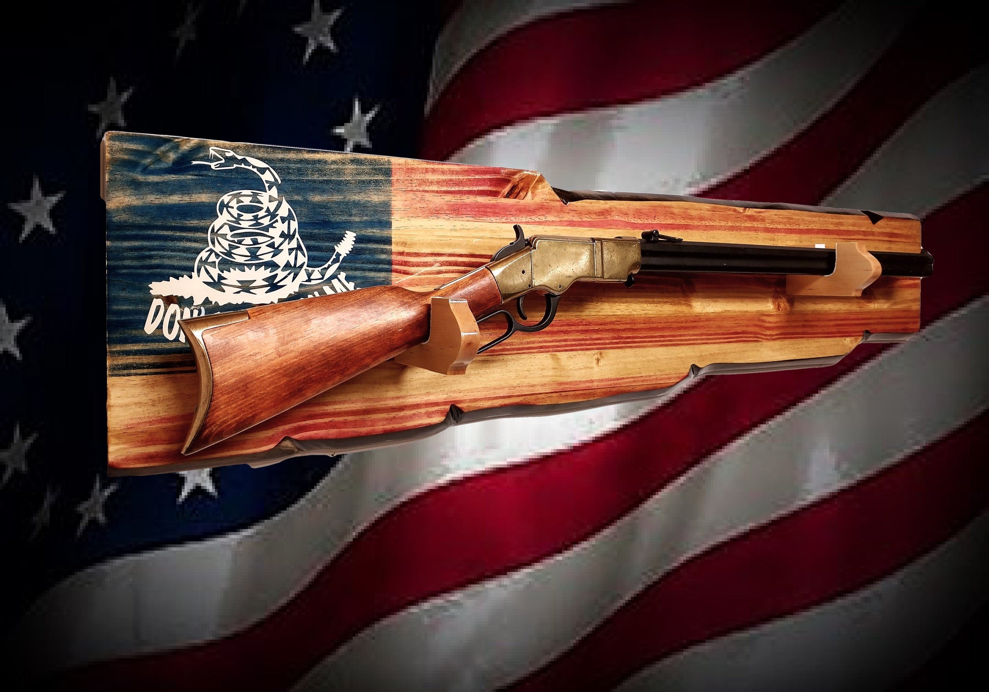 Walker Wood Gifts gun rack Rustic "Don't Tread On Me" Gun Rack Lever Action Rifle Wall Mount Americana Collectors Gift Décor