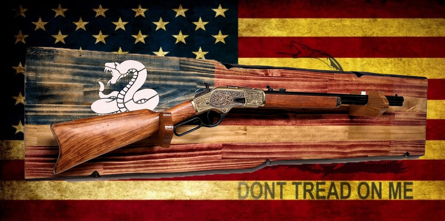 Walker Wood Gifts Rustic Don't Tread On Me Rifle Display Faux Live Edge Knotty Pine Gun Rack Décor Collectors Gift