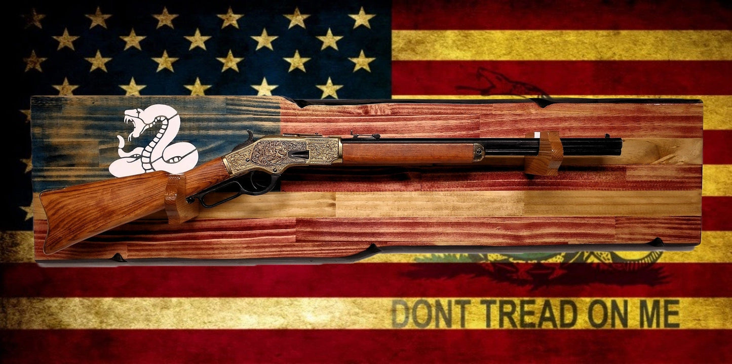 Walker Wood Gifts Rustic Don't Tread On Me Rifle Display Faux Live Edge Knotty Pine Gun Rack Décor Collectors Gift