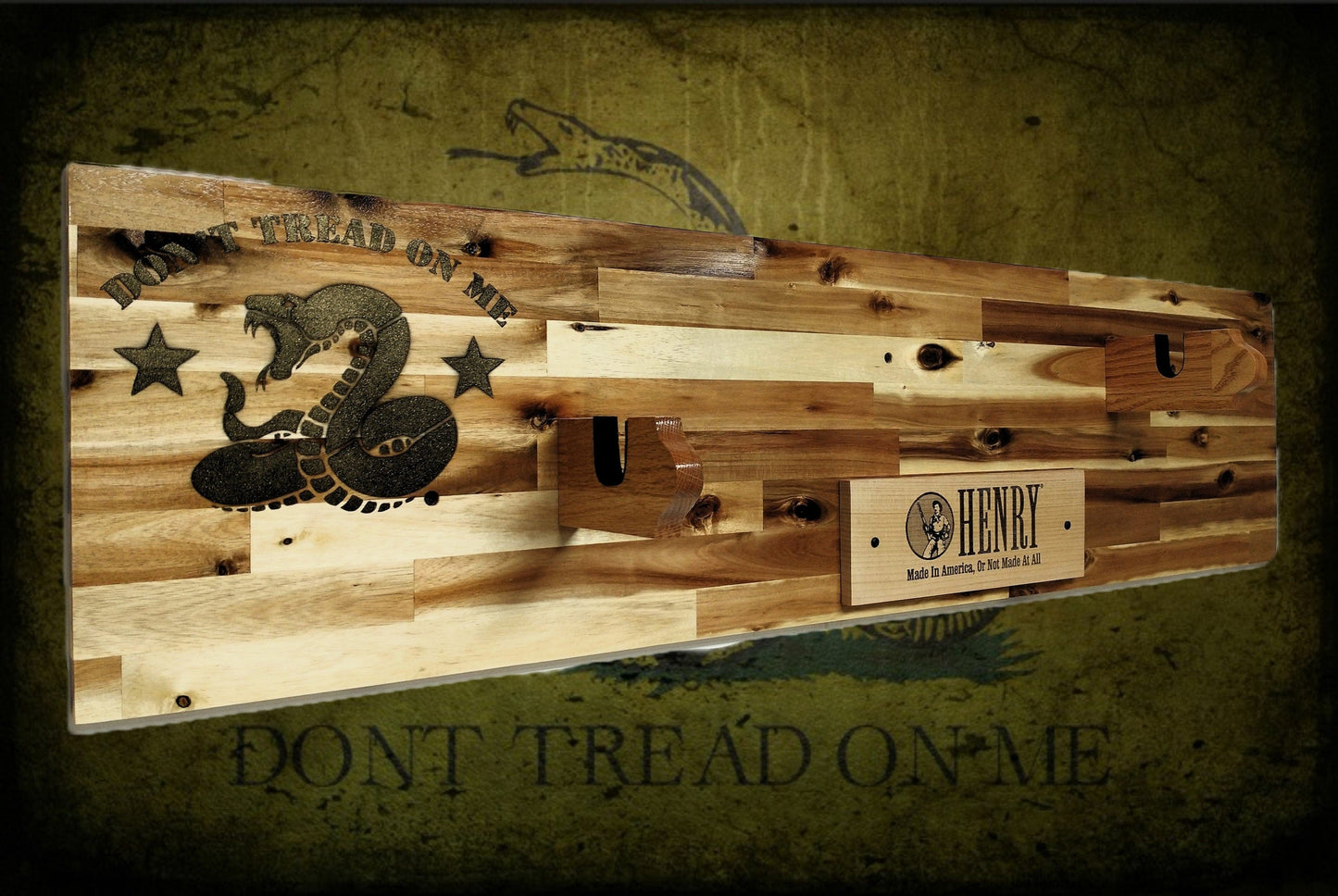 Walker Wood Gifts Traditional Don't Tread On Me Lever Action Henry Rifle Display Cabin Acacia Gun Rack Cabin Décor Collectors Gift