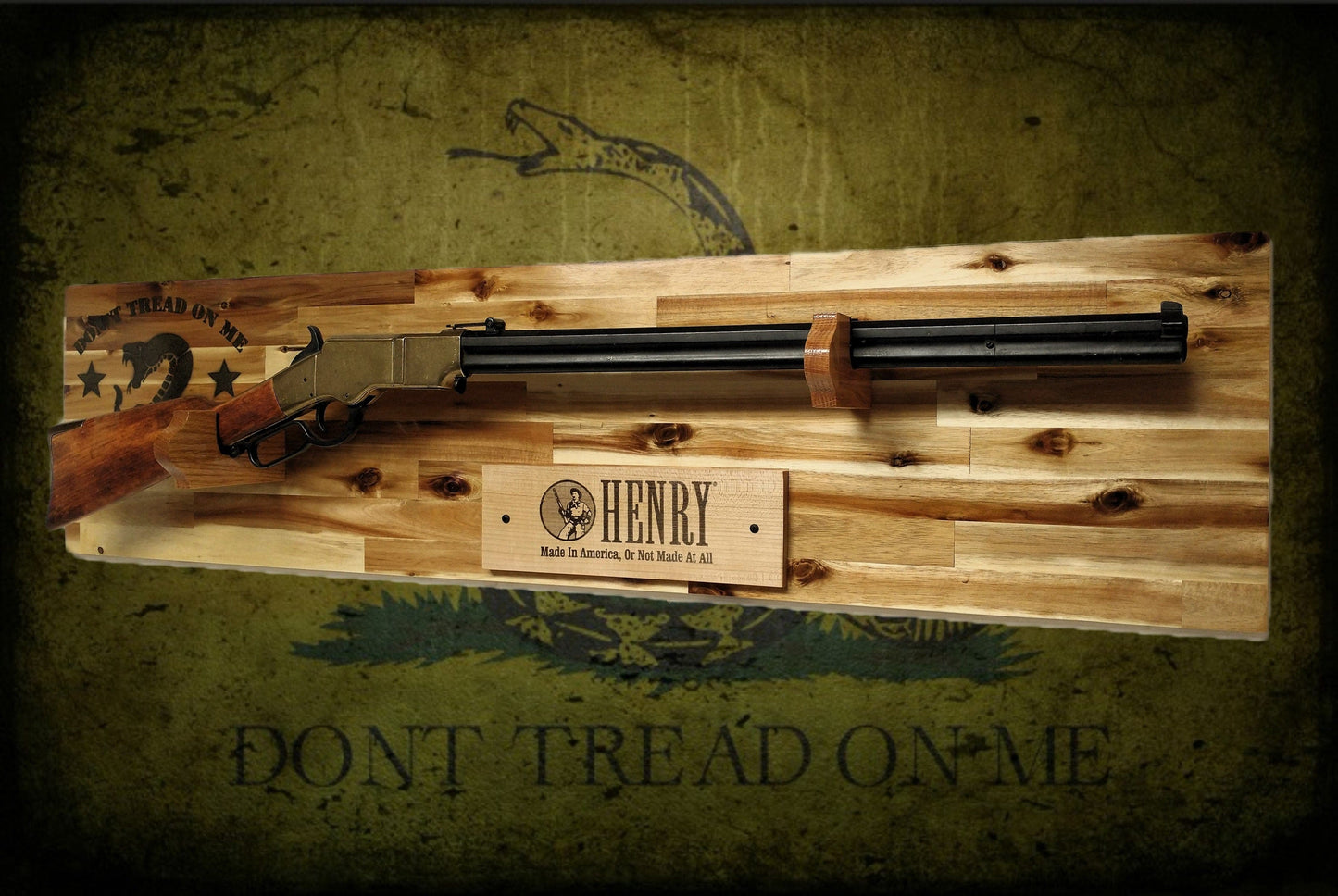 Walker Wood Gifts Traditional Don't Tread On Me Lever Action Henry Rifle Display Cabin Acacia Gun Rack Cabin Décor Collectors Gift