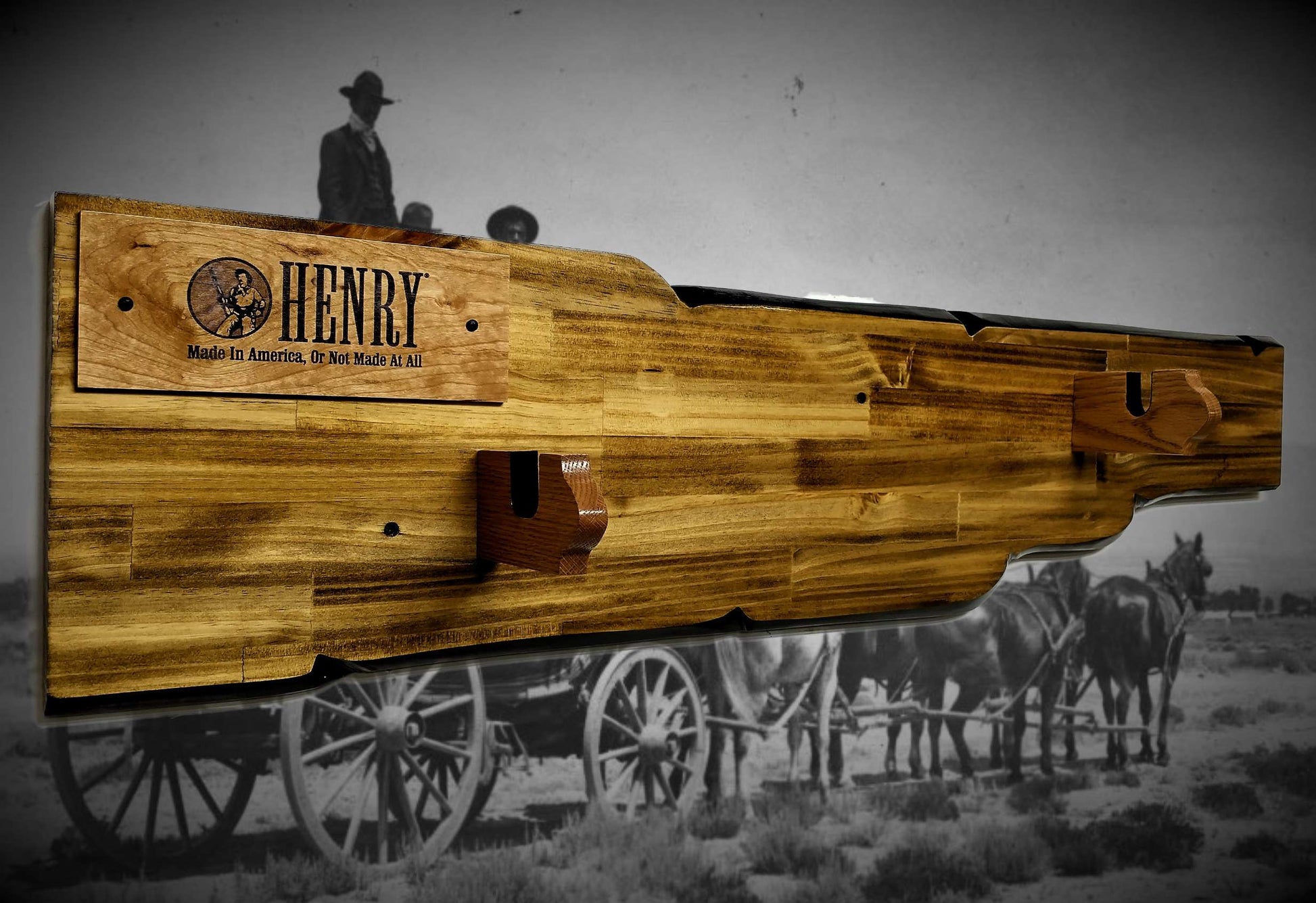 walkerwoodgifts gun rack Rustic Gun Rack Display For Henry Lever Action Rifle Imitation Live Edge Cabin Décor Collectors Gift