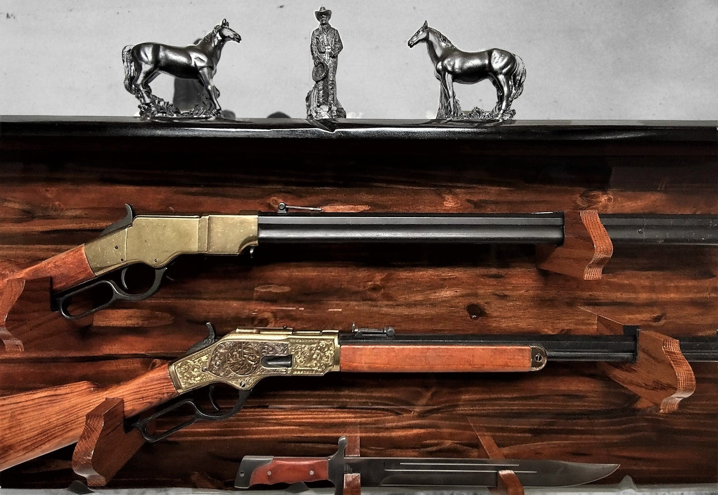 walkerwoodgifts gun rack 2 Place Lever Action with Knife Display, Rifle Shotgun Rack, Western Cabin Decor