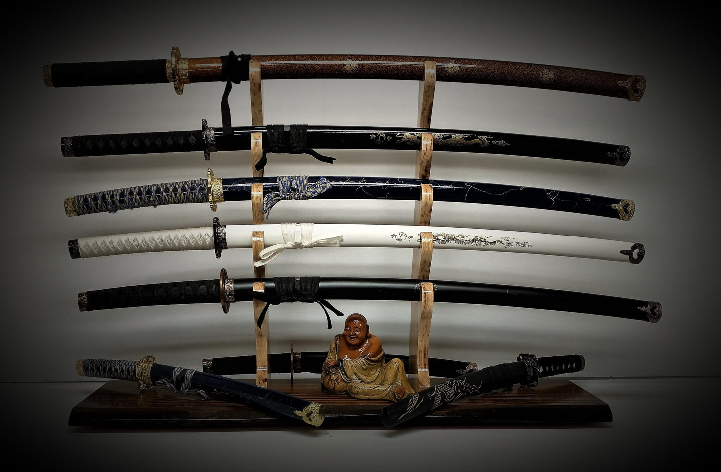 walkerwoodgifts sword stands Rustic 5 Tier Sword Display With Wild Hickory Upright Mantel Desk Dresser Stand Japanese Samurai